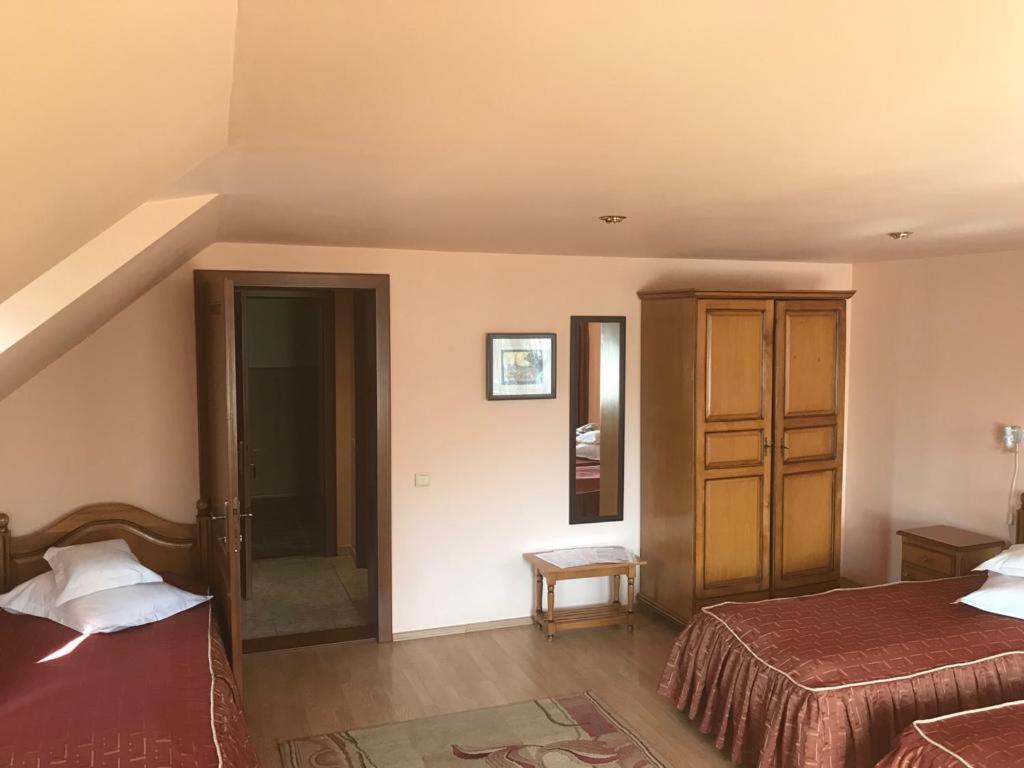 Hotel Cosmos Câmpulung Moldovenesc Esterno foto